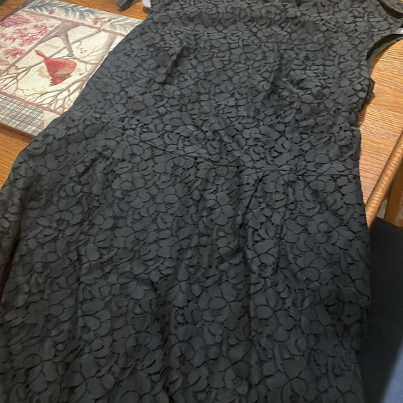 Beautiful Benetton black floral lace cocktail dress - Picture 3 of 5